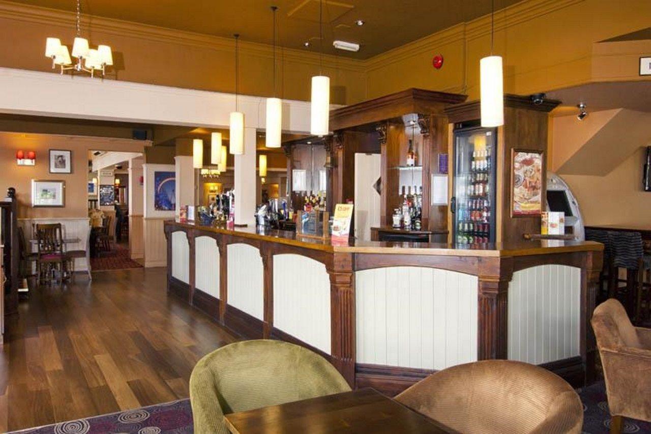 Premier Inn London Greenford Экстерьер фото