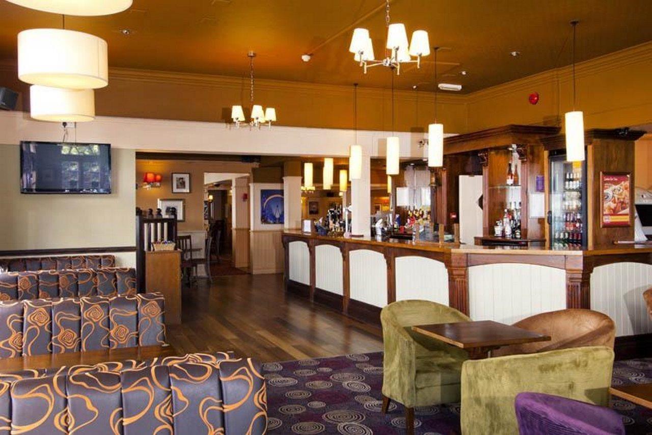 Premier Inn London Greenford Экстерьер фото