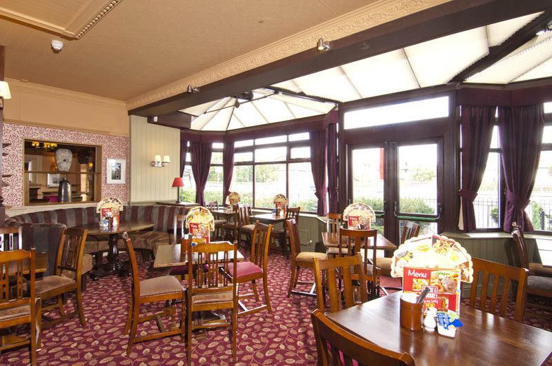 Premier Inn London Greenford Экстерьер фото